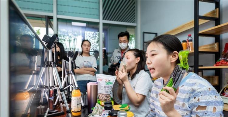快手互动模式开启攻略（从互赞到互粉，让直播更火爆）