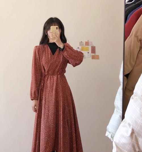 小红书穿搭博主收费标准是什么？如何联系博主合作？